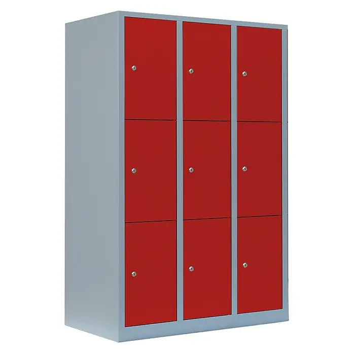 Lüllmann Schließfachschrank - H x B x T: 180 x 118,5 x 50 cm, Lichtgrau/Feuerrot, Fertig montiert, Anzahl Fächer: 9 Stk. - Ein dreispaltiger, dreistöckiger Spind in Grau und Rot mit neun abschließbaren Fächern. Ideal für Schulen oder Umkleideräume.