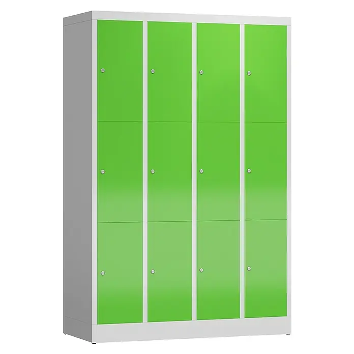 Lüllmann ClassiX Schließfachschrank - H x B x T: 180 x 118,5 x 50 cm, Lichtgrau/Gelbgrün, Fertig montiert, Anzahl Fächer: 12 Stk. - Grüne Schließfächer zur Aufbewahrung von persönlichen Gegenständen oder Ausrüstung. Die Schränke sind weiß umrandet und haben silberfarbene Schlösser.