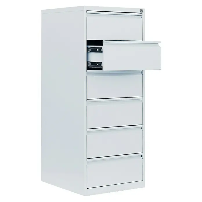 Lüllmann Hängeregisterschrank - H x B x T: 132 x 53 x 62 cm, Signalweiß, Fertig montiert, Anzahl Schubladen: 6 Stk. - Ein grauer Aktenschrank mit sechs Schubladen, wobei die oberste Schublade teilweise geöffnet ist, was die Organisation vereinfacht.