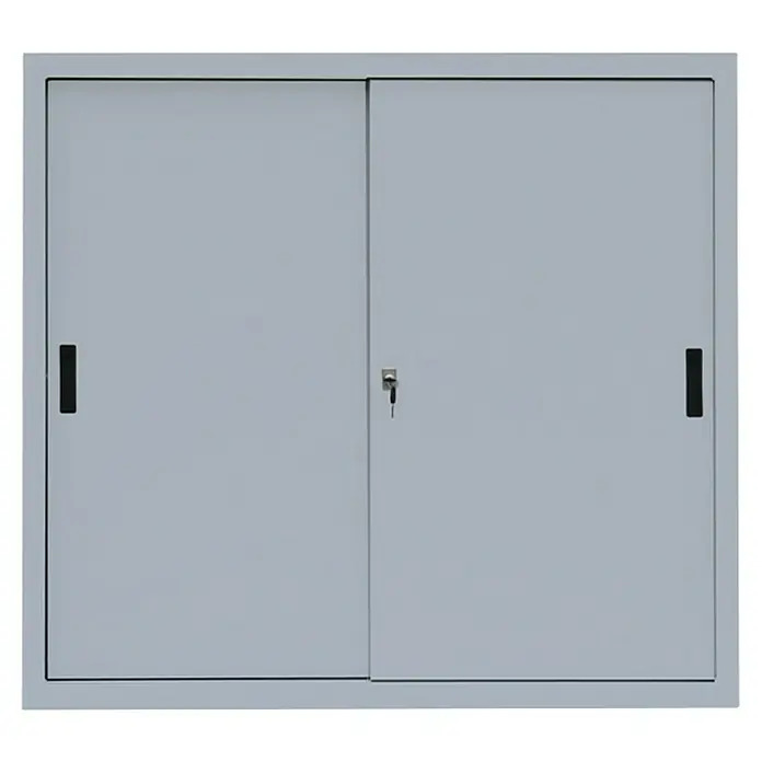 Lüllmann Schiebetür Schrank - H x B x T: 109 x 120 x 45 cm, Lichtgrau, Fertig montiert, Anzahl Böden: 2 Stk. - Grauer Aktenschrank mit Schiebetüren, ausgestattet mit Griffen und einem Schloss mit Schlüssel, ideal für die Büroorganisation.