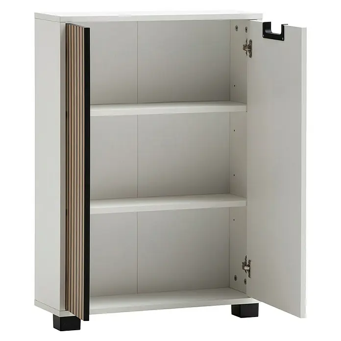 Schildmeyer Ryker Schrank - L x B x H: 19,5 x 59,8 x 85,2 cm, Weiß - Aufnahme eines weißen Badezimmerschranks mit zwei Einlegeböden und einer offenen Tür.