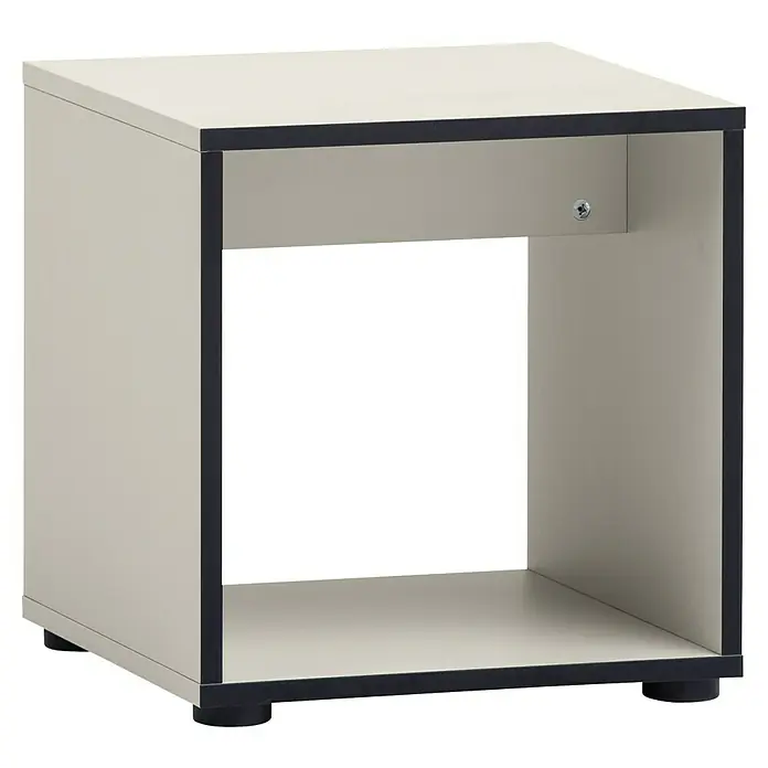 Schildmeyer Edda Sitzhocker - L x B x H: 40 x 40 x 42 mm, Beige/Schwarz - Nahaufnahme eines modernen, würfelförmigen, cremefarbenen Beistelltisches mit dunklen Akzenten, der die klaren Linien und das minimalistische Design hervorhebt.
