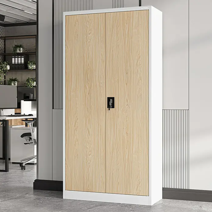 Jan Nowak Aktenschrank Jan - B x T x H: 90 x 40 x 185 cm, Weiß/Sonoma Eiche - Ein weißer Büroschrank mit hellem Holzimitat-Türen und Schloss. Ideal zur Aufbewahrung von Akten und Büromaterial.