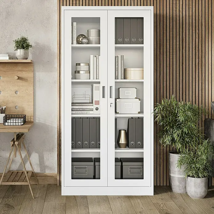 Jan Nowak Aktenschrank Amelia - B x T x H: 90 x 40 x 185 cm, Weiß - Elegantes, weißes Bücherregal mit Glastüren, das Bücher, Ordner und Dekorationsgegenstände stilvoll präsentiert. Perfekt für Büro oder Wohnzimmer.