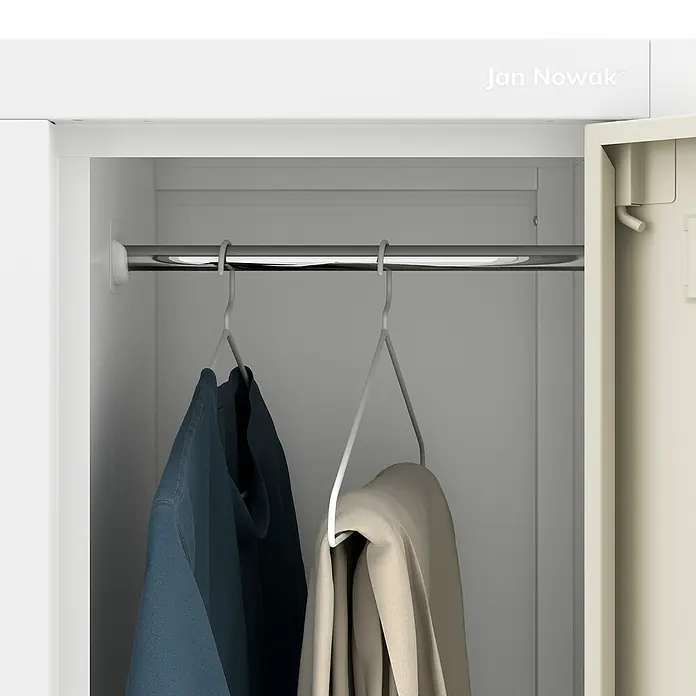 Jan Nowak Schließfachschrank Igor - H x B x T: 185 x 90 x 45 cm, Anzahl Fächer: 6 Stk., Weiß/Sonoma eiche - Kleiderschrank von Jan Nowak mit hängenden Kleidungsstücken. Die Stange ist stabil und bietet Platz für viele Kleidungsstücke.