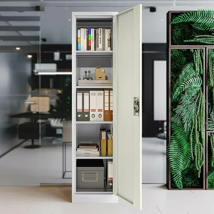 Jan Nowak Aktenschrank Alex - B x T x H: 45 x 40 x 185 cm, Weiß/ Sonoma Eiche - Metallschrank mit offener Tür, gefüllt mit Büchern und Ordnern im Büro. Der perfekte Aktenschrank für das Büro oder Homeoffice.