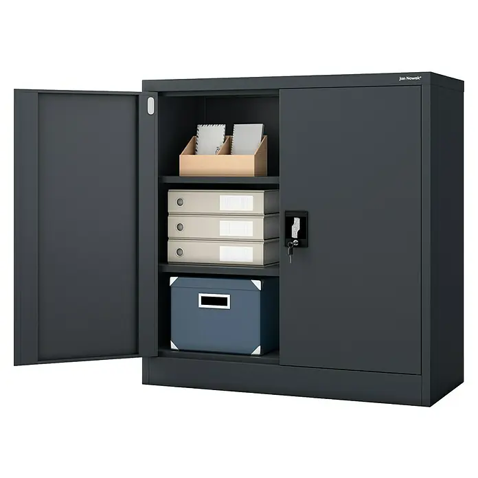 Jan Nowak Aktenschrank Beata - B x T x H: 90 x 40 x 92,5 cm, Anthrazit - Bild eines grauen Jan Nowak Büroschranks mit geöffnete Tür, der für die Aufbewahrung von Büroartikeln geeignet ist.