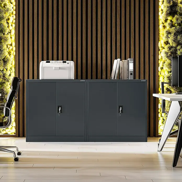 Jan Nowak Aktenschrank Beata - B x T x H: 90 x 40 x 92,5 cm, Anthrazit - Ein grauer Aktenschrank mit zwei Türen und einem weißen Drucker oben drauf, ideal für Büroorganisation und zur Aufbewahrung.