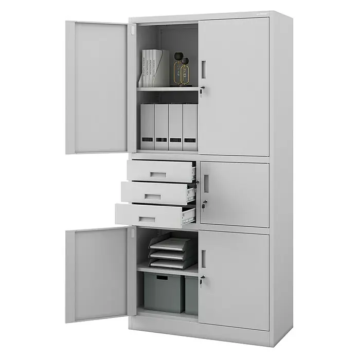 Jan Nowak Aktenschrank Filip II - B x T x H: 90 x 40 x 185 cm, Grau - Ein grauer Metallschrank mit offenen und geschlossenen Fächern, Schubladen und Schlüsseln für die sichere Aufbewahrung von Büromaterial.