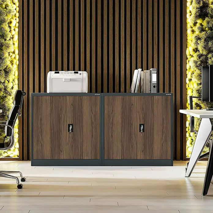 Jan Nowak Aktenschrank Beata - B x T x H: 90 x 40 x 92,5 cm, Anthrazit / Nussbaum - Zwei Aktenschränke in Holzoptik mit grauem Rahmen, die Stauraum und einen stilvollen Look fürs Büro bieten.