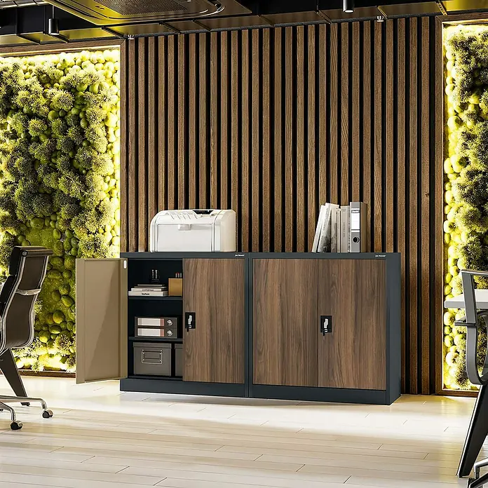 Jan Nowak Aktenschrank Beata - B x T x H: 90 x 40 x 92,5 cm, Anthrazit / Nussbaum - Ein stilvoller Büroschrank mit Holzfronten und Metallrahmen bietet praktischen Stauraum für Bürobedarf und Dokumente.