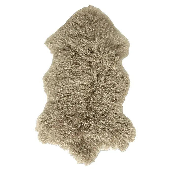 Esbeco Schaffell Tibet - Taupe, 100 x 70 cm - Bild eines beigen Schaffells, das weich und flauschig aussieht. Ideal für Wärme und Komfort in jedem Raum.