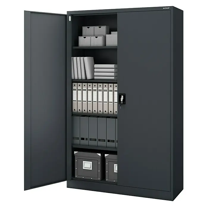 Jan Nowak Aktenschrank Jan II - B x T x H: 115 x 40 x 185 cm, Anthrazit - Ein grauer Büroschrank mit offenen Türen und mehreren Regalen, die mit Ordnern, Büchern und Schachteln gefüllt sind.