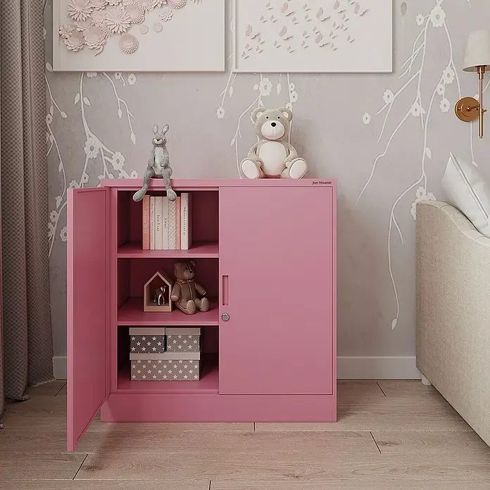 Jan Nowak Aktenschrank Beata - B x T x H: 90 x 40 x 92,5 cm, Rosa - Ein auffälliger, rosafarbener Büroschrank von Jan Nowak mit Regalen, ideal zur Aufbewahrung von Spielzeug und Büchern im Kinderzimmer.