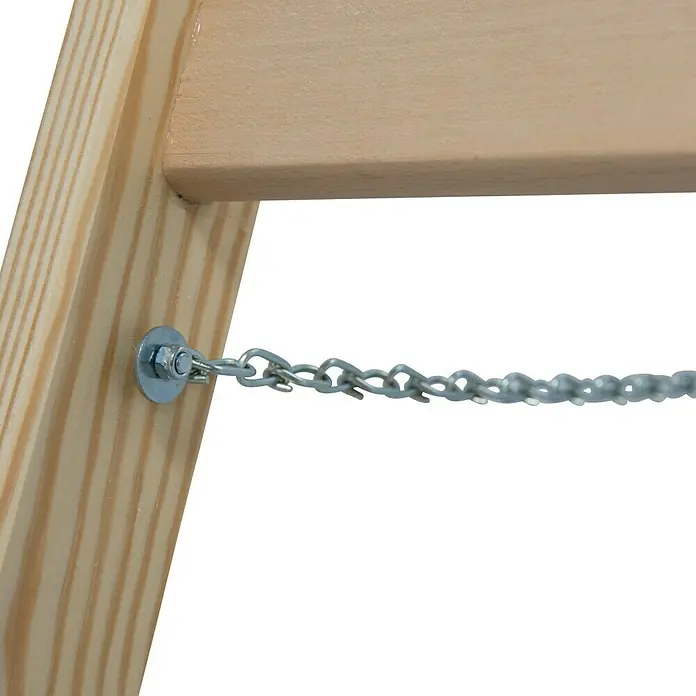 Krause Stabilo Doppelleiter - Anzahl Tritte: 10 Stk., Arbeitshöhe: 2,75 m, Belastbarkeit: 150 kg, Holz - Detailaufnahme einer Holzleiter, verbunden durch eine Metallkette und Schrauben, die Stabilität und rustikalen Charme vereinen.