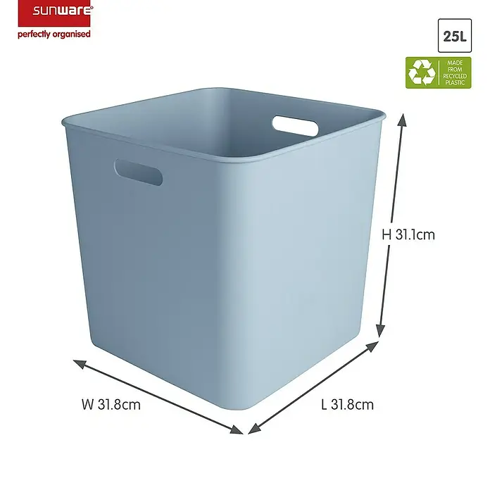 Sunware Sigma home Aufbewahrungsbox cube box - L x B x H: 31 x 31 x 31 cm, Kunststoff, Blau, 25 l - Produktbild: Ein blauer 25L Sunware Aufbewahrungsbehälter mit Griffen und den Maßen H 31.1cm, B 31.8cm und L 31.8cm. Aus recyceltem Kunststoff.