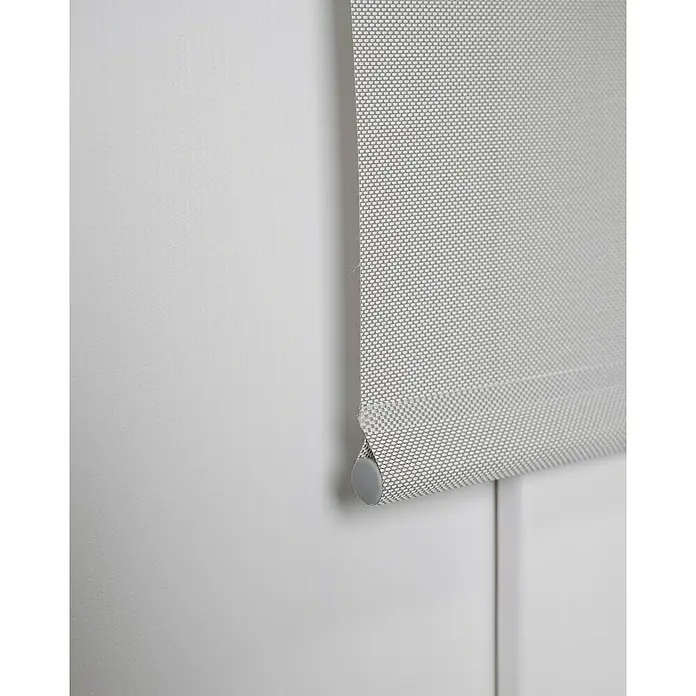 Estor enrollable Screen 5% - An x Al: 150 x 250 cm, Lino perla - Primer plano de una elegante persiana enrollable gris, que muestra un diseño moderno combinado con funcionalidad.