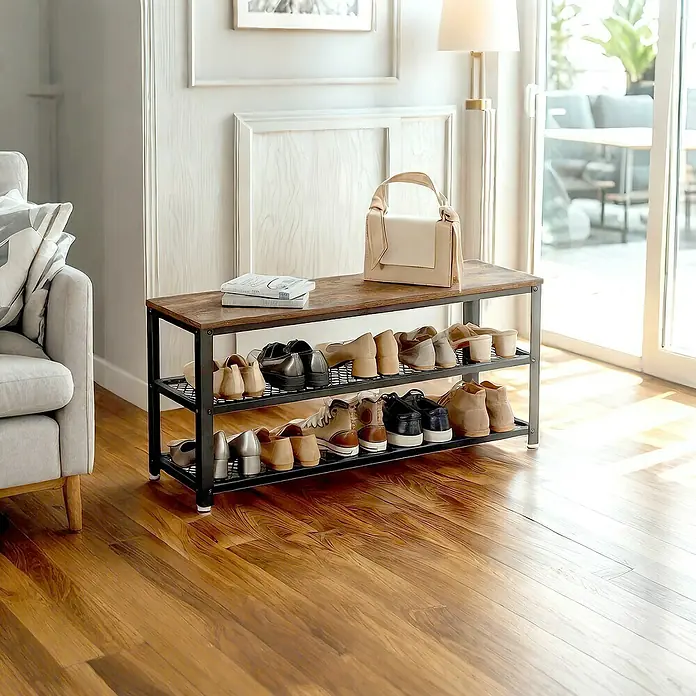 Schuhregal - L x B x H: 30 x 100 x 45 cm, Braun/Schwarz - Ein rustikaler Schuhschrank mit zwei Ablagen bietet stilvollen Stauraum für Schuhe im Eingangsbereich und dient gleichzeitig als Sitzbank.