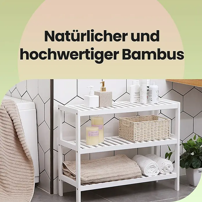 Schuhregal - L x B x H: 26 x 70 x 55,2 cm, Weiß - Ein weißes Bambusregal mit drei Ablagen, das mit Handtüchern, Körben und Kosmetikartikeln dekoriert ist.
