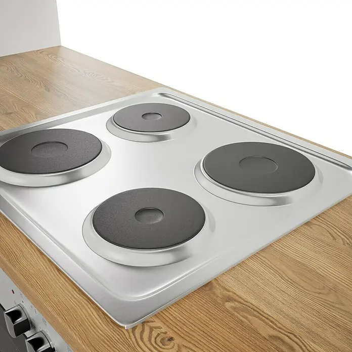 Respekta Küchenzeile Malia - Breite: 280 cm, Schwarz, Mit Elektrogeräten, Dekor Arbeitsplatte: Holzoptik, Volumen Backofen: 58 l - Nahaufnahme eines Elektroherds mit vier Kochfeldern, eingebaut in eine Holzarbeitsplatte, ideal für die moderne Küche.
