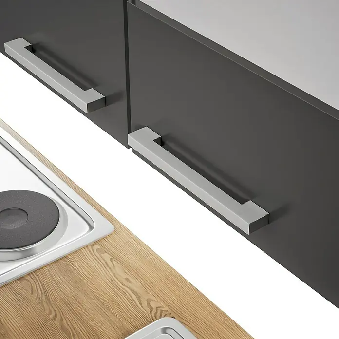 Respekta Küchenzeile Malia - Breite: 280 cm, Grau, Mit Elektrogeräten, Dekor Arbeitsplatte: Holzoptik, Volumen Backofen: 58 l - Modernes Küchendesign mit grauem Schrank und Herdplatte. Die silbernen Griffe setzen Akzente.