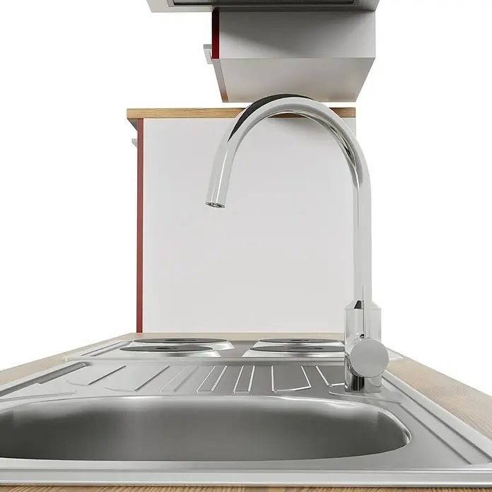 Respekta Küchenzeile Malia - Breite: 270 cm, Rot, Mit Elektrogeräten, Dekor Arbeitsplatte: Holzoptik, Volumen Backofen: 58 l - Nahaufnahme einer modernen Spüle mit Wasserhahn und Kochfeld. Elegantes Design für eine stilvolle Küche.