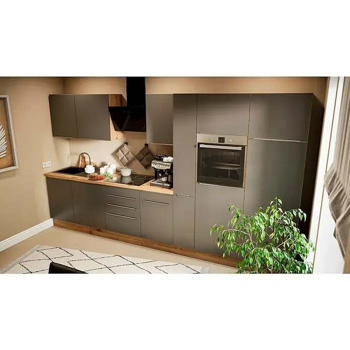 BAUHAUS Küchenzeile Sandra - Breite: 370 cm, Grau, Farbe Korpus: Artisan Eiche, Mit Elektrogeräten - Helle, moderne Küche mit grauen Schränken, Holzarbeitsplatte und Elektrogeräten, die eine warme und einladende Atmosphäre schaffen.