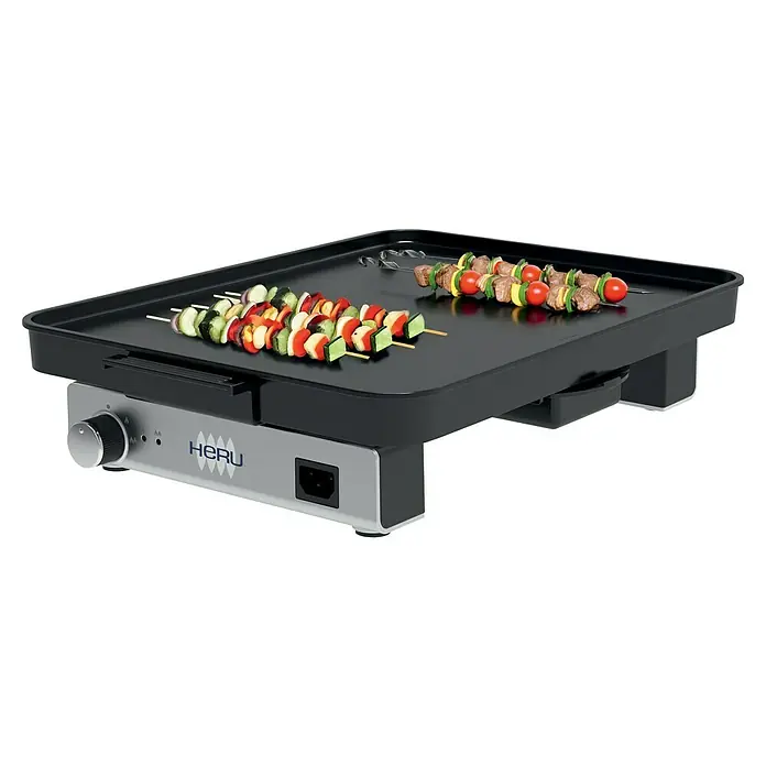Plancha-Grill Elektro - Grillfläche (B x T): 40 x 30 cm, 1,8 kW, Schwarz/Grau - Ein elektrischer HERU-Grill mit leckeren Gemüsespießen, bereit für ein köstliches Barbecue-Erlebnis. Perfekt für Indoor- und Outdoor-Grillvergnügen!