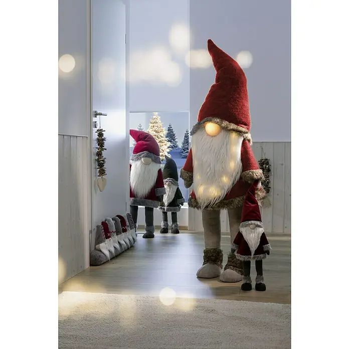 Figura decorativa Gnomo Esben - L x An x Al: 40 x 28 x 125 cm, Textil, Elfos de Navidad - Escena festiva con gnomos decorativos navideños de varios tamaños, creando un ambiente cálido y acogedor para las fiestas.