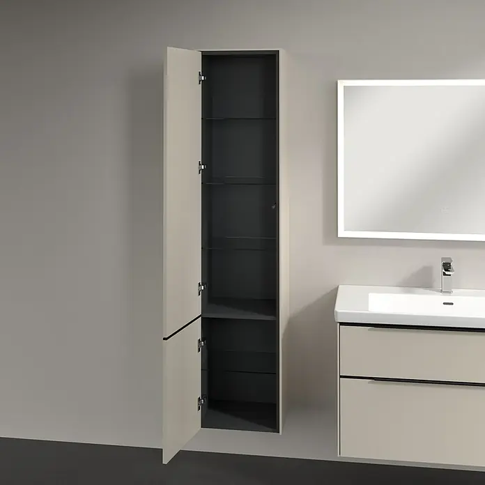 Villeroy & Boch Subway 3.0 Hochschrank - B x T x H: 40 x 36,2 x 171 cm, 2x Tür, Cashmere Grey, Farbe Griff: Volcano black, DIN Anschlag: Links - Badezimmer-Hochschrank in Beige mit offenen Regalen, perfekt für die stilvolle Badaufbewahrung neben einem Waschtisch mit Spiegel.