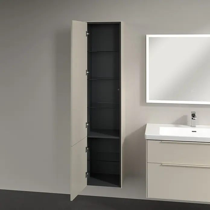 Villeroy & Boch Subway 3.0 Hochschrank - B x T x H: 40 x 36,2 x 171 cm, 2x Tür, Cashmere Grey, Farbe Griff: Cashmere Grey, DIN Anschlag: Links - Offener Badezimmerschrank mit Regalen neben Waschtisch und beleuchtetem Spiegel. Moderner Stil für ein elegantes Badezimmer.