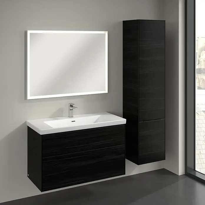 Villeroy & Boch Subway 3.0 Hochschrank - B x T x H: 40 x 36,2 x 171 cm, 2x Tür, Black Oak, Farbe Griff: Volcano black, DIN Anschlag: Rechts - Elegantes Badezimmer-Set mit schwarzem Waschtischunterschrank, Aufsatzwaschbecken und beleuchtetem Spiegel für ein modernes Ambiente.