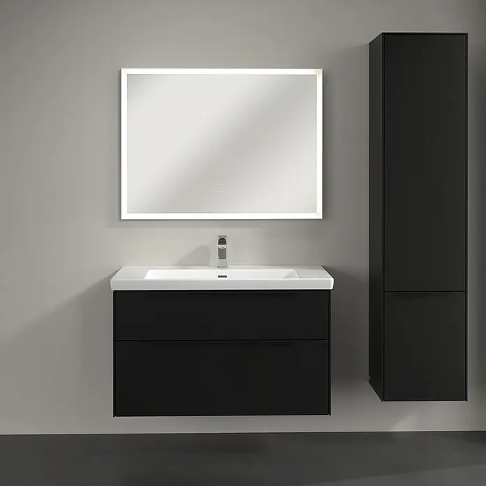 Villeroy & Boch Subway 3.0 Hochschrank - B x T x H: 40 x 36,2 x 171 cm, 2x Tür, Volcano Black, Farbe Griff: Volcano black, DIN Anschlag: Rechts - Elegantes Badezimmer-Set mit schwarzem Unterschrank, Waschbecken und beleuchtetem Spiegel für ein modernes Ambiente.