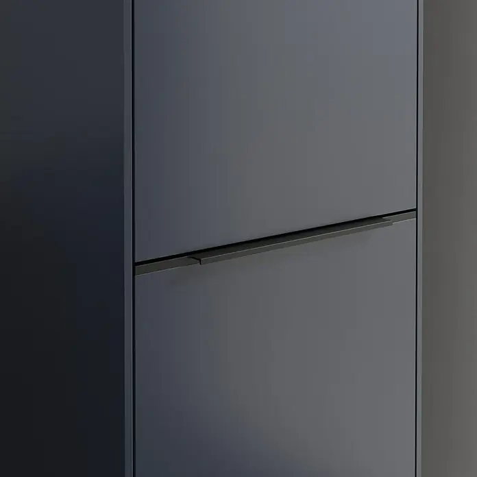 Villeroy & Boch Subway 3.0 Hochschrank - B x T x H: 40 x 36,2 x 171 cm, 2x Tür, Marine Blue, Farbe Griff: Volcano black, DIN Anschlag: Rechts - Moderne graue Schubladen mit einem schlanken, horizontalen Griff. Stilvolles Möbelstück für zeitgemäße Wohnräume.