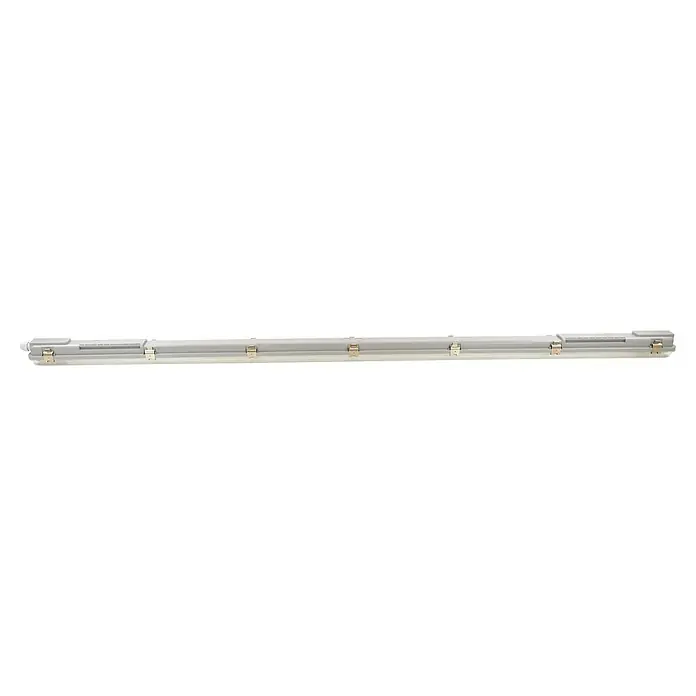 Voltolux Feuchtraumleuchte - L x B x H: 158,4 x 6,2 x 6 cm, Lichtfarbe: Tageslichtweiß, 19 W, IP65 - Nahaufnahme eines Regalsystems mit mehreren Regalböden und Halterungen, ideal für Lagerung und Organisation.