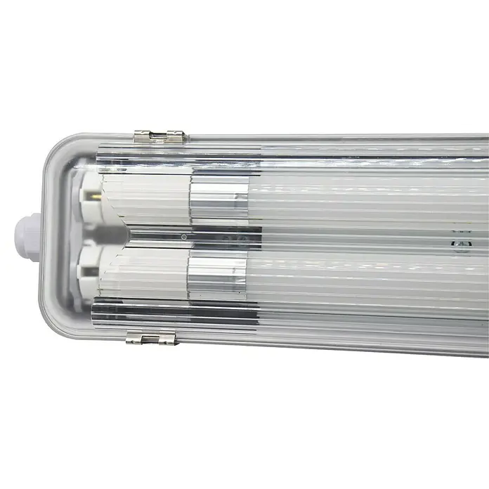 Voltolux Feuchtraumleuchte - L x B x H: 128,4 x 9,6 x 6 cm, Lichtfarbe: Tageslichtweiß, 28 W, IP65 - Nahaufnahme einer wasserdichten LED-Leuchtstofflampe mit klarem Gehäuse und zwei Röhren.