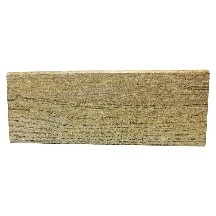 Decolife Sockelleiste - 240 cm x 15 mm x 60 mm, Oak Nature, MDF, 2 Stk. - Nahaufnahme eines Holzstücks mit Maserung, ideal für Möbelbau oder Kunstprojekte.