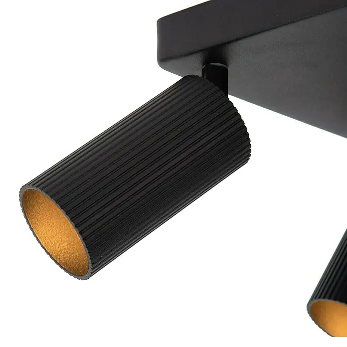 Lucide Clubs Deckenstrahler - 40 W, L x B x H: 28 x 24,5 x 11,5 cm, Schwarz, GU10 - Nahaufnahme einer schwarzen, modernen Doppelstrahler-Deckenleuchte mit goldener Innenseite, die ein stilvolles Lichtdesign betont.
