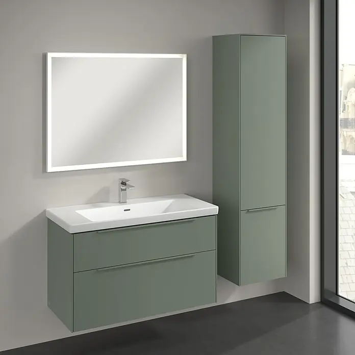 Villeroy & Boch Subway 3.0 Hochschrank - B x T x H: 40 x 36,2 x 171 cm, 2x Tür, Soft Green, Farbe Griff: Soft Green, DIN Anschlag: Rechts - Modernes Badezimmer-Set mit grünem Waschtischunterschrank, Waschbecken, Spiegelschrank mit Beleuchtung und passendem Hängeschrank.