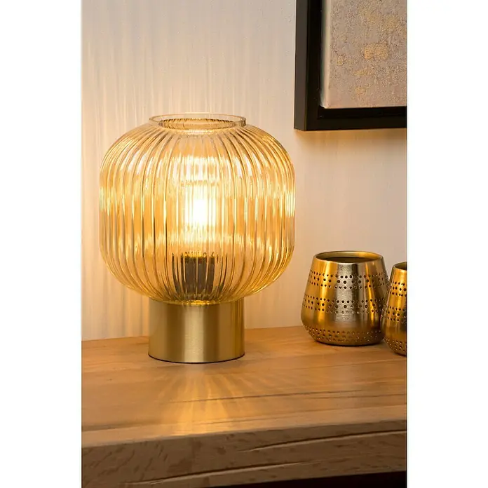 Lucide Maloto Tischleuchte - 40 W, L x B x H: 25 x 25 x 30 cm, Bernstein, E27 - Diese moderne Tischleuchte verfügt über einen geriffelten Glasschirm und einen goldenen Sockel, perfekt als dekorative Beleuchtung.
