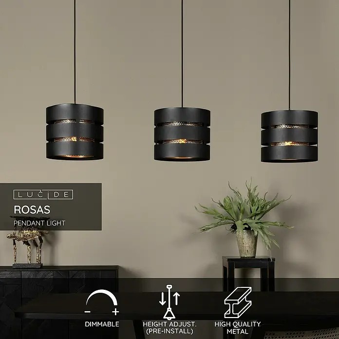 Lucide Rosas Pendelleuchte - 40 W, L x B x H: 110 x 130 x 152 cm, Schwarz, Schwarz/ Gold, E27 - Nahaufnahme von drei Lucide Rosas Pendelleuchten in Schwarz, die über einem dunklen Esstisch hängen.