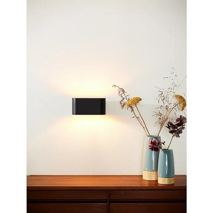 Lucide Wandleuchte Xera - 42 W, L x B x H: 17 x 9 x 9 cm, Schwarz, G9 - Elegante, schwarze Wandleuchte, die ein warmes, stimmungsvolles Licht erzeugt und einen Hauch von modernem Design in den Raum bringt.