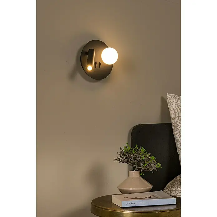 Lucide LED-Wandleuchte rund Matiz - 3,5 W, Ø x H: 16,5 x 19 cm, Schwarz, Neutralweiß - Wandleuchte mit einzigartigem Design. Die Lampe hat zwei Lichtquellen und ist in Schwarz gehalten.
