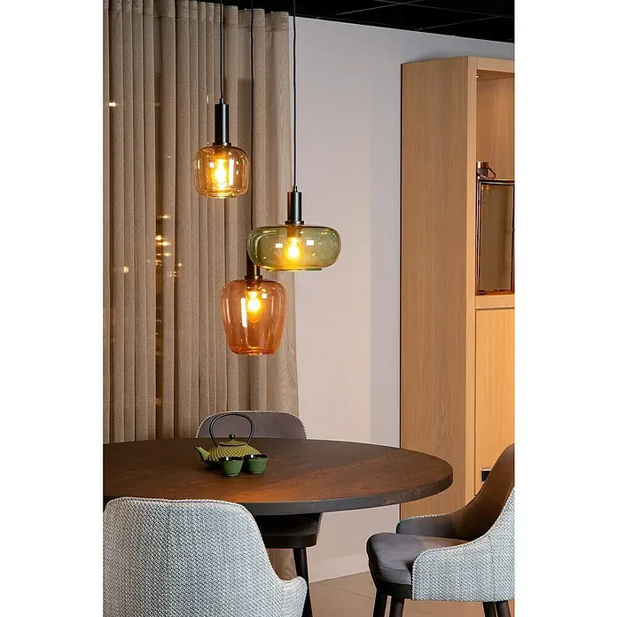 Lucide Ilona Pendelleuchte - L x B x H: 30 x 30 x 174 cm, Amber, E27 - Elegante Pendelleuchten in Bernstein-, Grün- und Klarglas über einem Esstisch. Die Lampen sind ein stilvolles Highlight für jeden Raum.