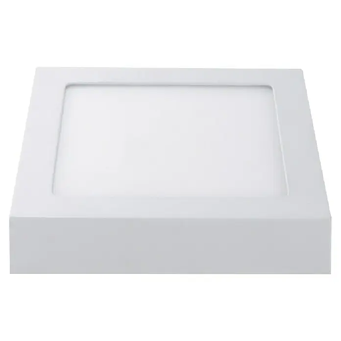 Panaled Foco downlight de superficie LED Ofis - 6 W, L x An x Al: 12 x 12 x 3 cm, Blanco cálido - Primer plano de una lámpara de techo LED cuadrada blanca. El diseño es sencillo y moderno, perfecto para interiores minimalistas.