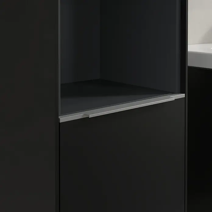 Villeroy & Boch Subway 3.0 Hochschrank - B x T x H: 40 x 36,2 x 171 cm, 1x offenes Fach, 2x Tür, Volcano Black, Farbe Griff: Aluminium glänzend, DIN Anschlag: Links - Schwarzer Badezimmerschrank mit Regalfach und Schublade mit silbernem Griff. Elegantes und modernes Design für jedes Badezimmer.