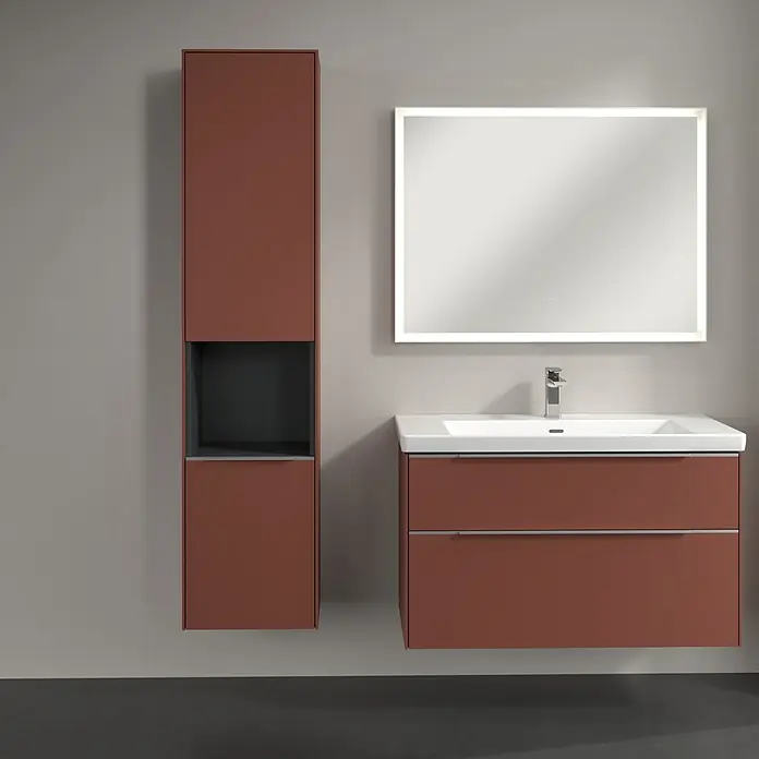 Villeroy & Boch Subway 3.0 Hochschrank - B x T x H: 40 x 36,2 x 171 cm, 1x offenes Fach, 2x Tür, Wine Red, Farbe Griff: Aluminium glänzend, DIN Anschlag: Links - Modernes Badezimmer-Set in Rotbraun mit Waschtischunterschrank, Hochschrank und beleuchtetem Spiegel für ein stilvolles Ambiente.