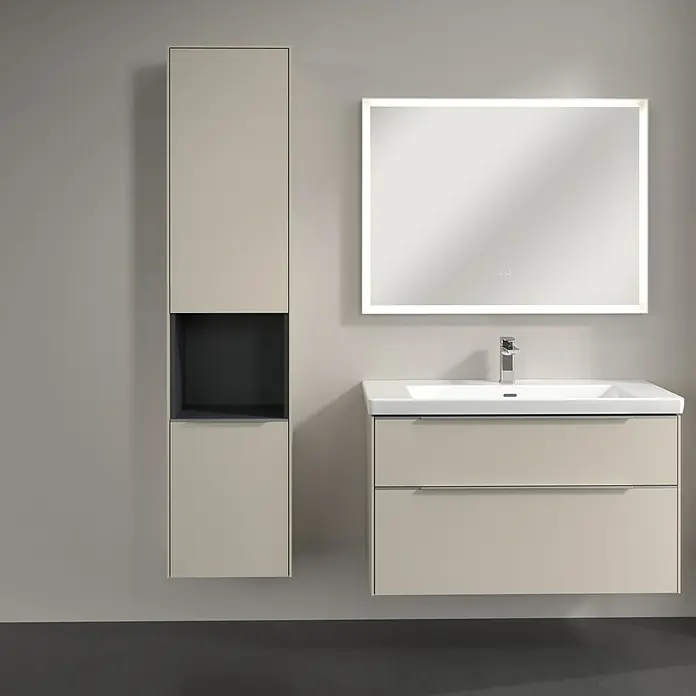 Villeroy & Boch Subway 3.0 Hochschrank - B x T x H: 40 x 36,2 x 171 cm, 1x offenes Fach, 2x Tür, Cashmere Grey, Farbe Griff: Aluminium glänzend, DIN Anschlag: Links - Elegantes Badezimmer-Set mit Waschtischunterschrank, Hochschrank und Spiegel. Das Set bietet stilvollen Stauraum und moderne Beleuchtung.