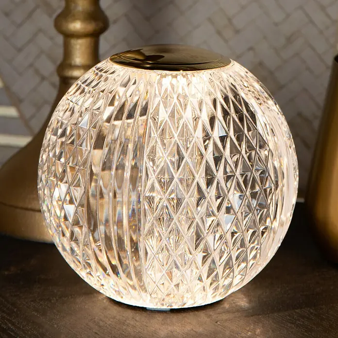 Lucide Cintra Tischleuchte rund - 1,5 W, Ø x H: 9 x 10 cm, Kristall - Runde Kristalltischleuchte mit goldenem Akzent. Elegante Beleuchtung für jeden Raum mit einem dekorativen Touch.
