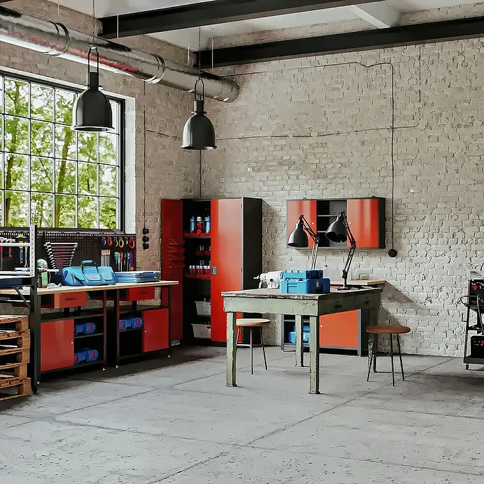Jan Nowak Hängeschrank Ben - H x B x T: 60 x 120 x 20 cm, Anthrazit/Rot - Werkstatt mit Werkbank, Werkzeugschränken und industrieller Beleuchtung für Heimwerker und professionelle Handwerker.